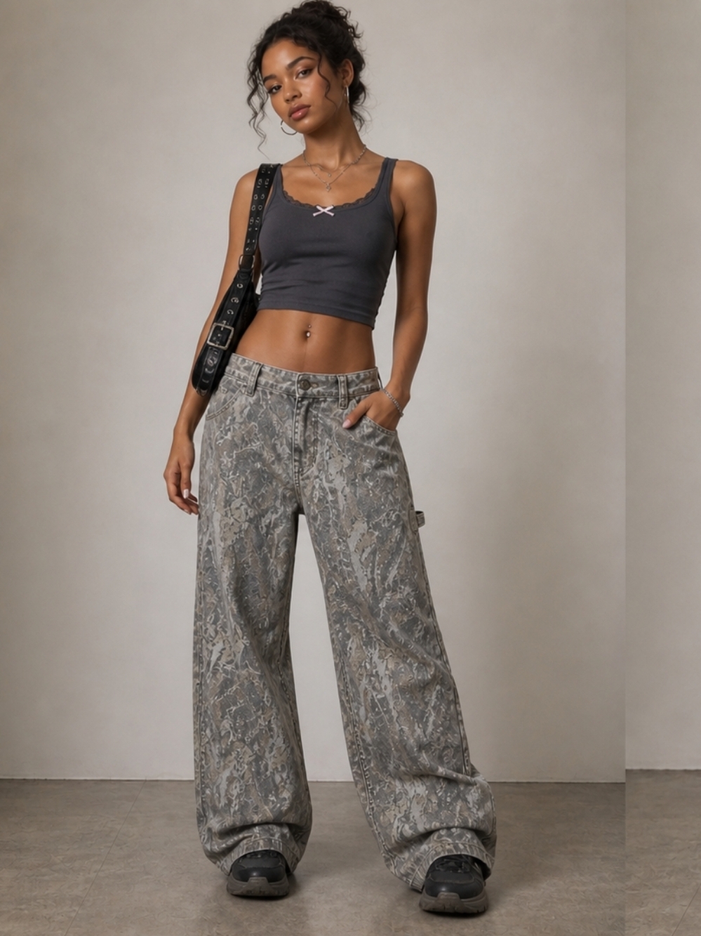 Disclosure Camouflage Cargo Pants in Pink Bows Gray Casual Utility Style Size 30